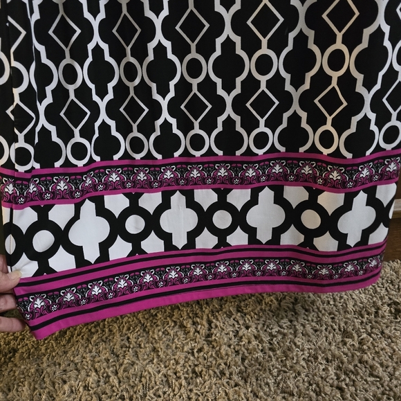 NEW INC petite abstract print tunic dress. - Picture 2 of 4